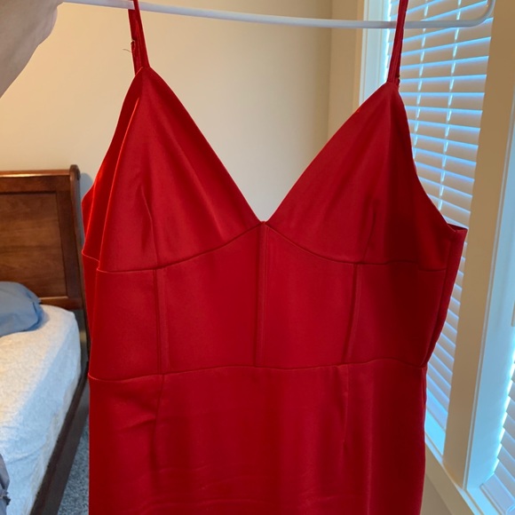 Meshki Ludovica Satin Red Dress - Picture 7 of 9